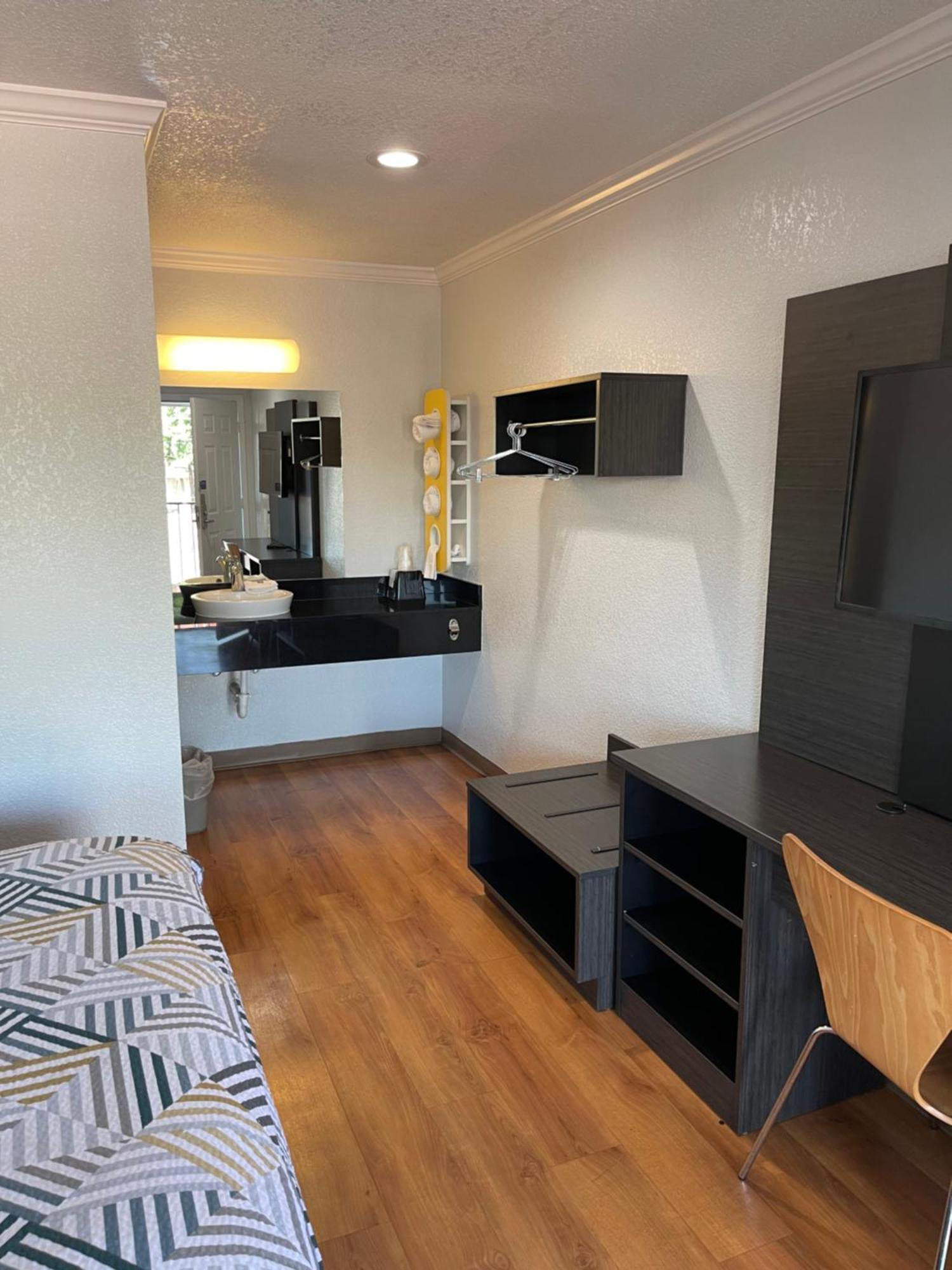 6 Sacramento, Ca - Downtown Hotel